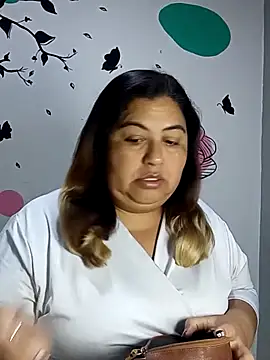 curvy diva  online show from September 18, 2025, 11:13 am