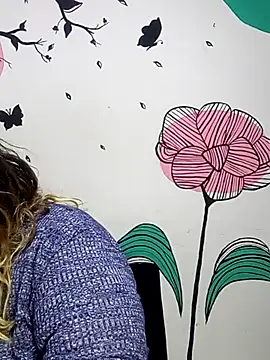 Snapshot of curvy_diva_ chatting on October 9, 2025, 11:11 am curvy diva online show from October 9, 2025, 11:11 am