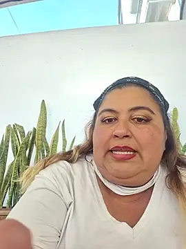 curvy diva  online show from September 22, 2025, 9:43 pm