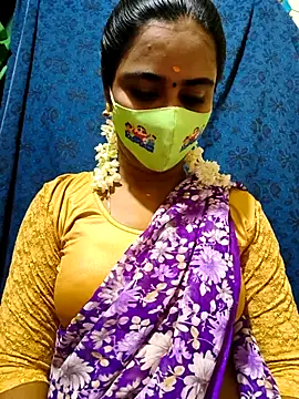 Snapshot of mini-queen chatting on November 22, 2025, 3:00 pm mini-queen online show from November 22, 2025, 3:00 pm