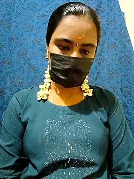 Snapshot of mini-queen chatting on November 30, 2025, 8:59 am mini-queen online show from November 30, 2025, 8:59 am