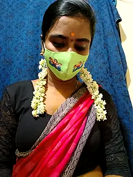 Snapshot of mini-queen chatting on November 15, 2025, 6:45 pm mini-queen online show from November 15, 2025, 6:45 pm