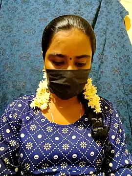 Snapshot of mini-queen chatting on November 24, 2025, 6:08 pm mini-queen online show from November 24, 2025, 6:08 pm