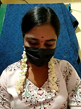 Snapshot of mini-queen chatting on October 10, 2025, 5:25 pm mini-queen online show from October 10, 2025, 5:25 pm