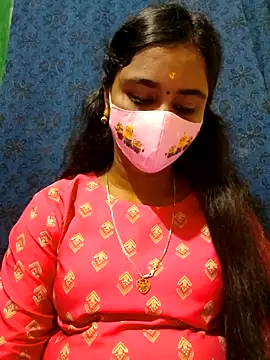 Snapshot of mini-queen chatting on October 17, 2025, 9:45 am mini-queen online show from October 17, 2025, 9:45 am