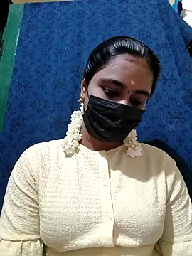 Snapshot of mini-queen chatting on October 11, 2025, 7:31 am mini-queen online show from October 11, 2025, 7:31 am