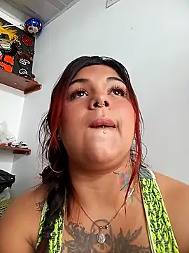 snow belle online show from October 28, 2025, 8:30 pm