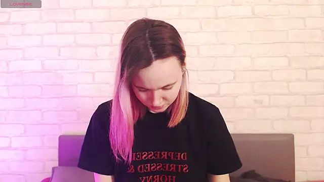 Ericha Stone online show from April 14, 2026, 7:57 am