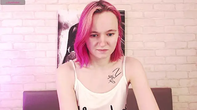 Ericha Stone online show from October 9, 2025, 1:50 am