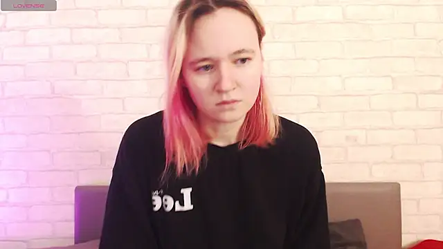 Ericha Stone online show from February 17, 2026, 1:14 am