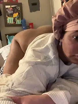 StylishEchium online show from February 26, 2026, 5:35 pm