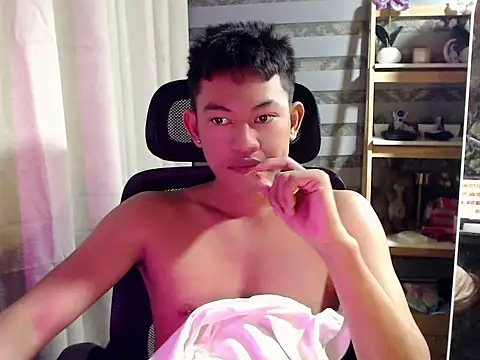 Make your ladyxx online show from March 22, 2026, 3:57 pm