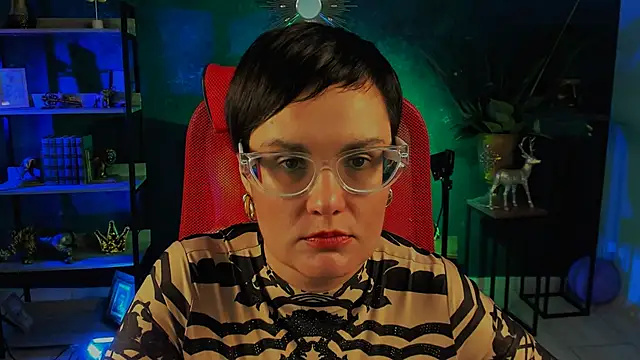 LauraDavidsons online show from December 5, 2025, 4:49 pm