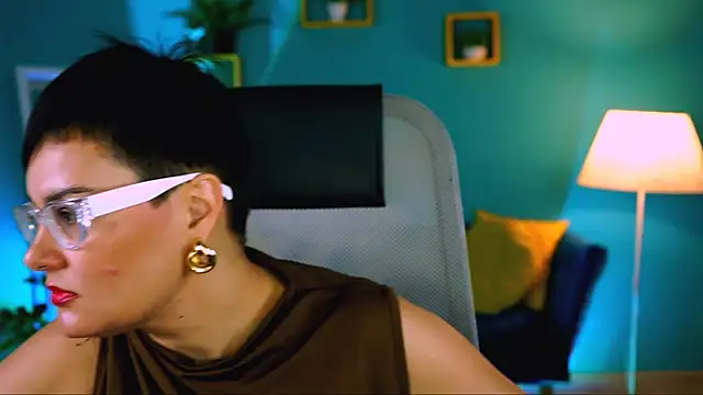 Snapshot of LauraDavidsons chatting on November 16, 2025, 6:34 pm LauraDavidsons online show from November 16, 2025, 6:34 pm