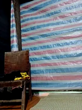 Snapshot of Georgia_here chatting on December 4, 2025, 12:42 am Georgia here online show from December 4, 2025, 12:42 am