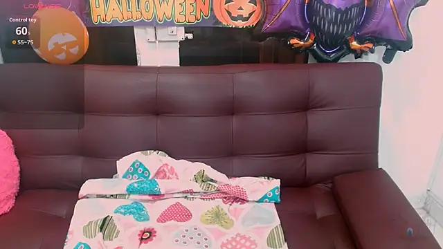 vanesa19  online show from October 31, 2025, 1:19 pm