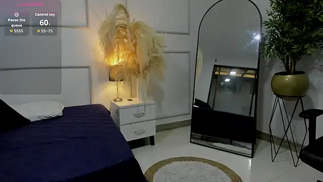 Snapshot of Emilywillis8 chatting on November 20, 2025, 1:23 pm Emilywillis8 online show from November 20, 2025, 1:23 pm