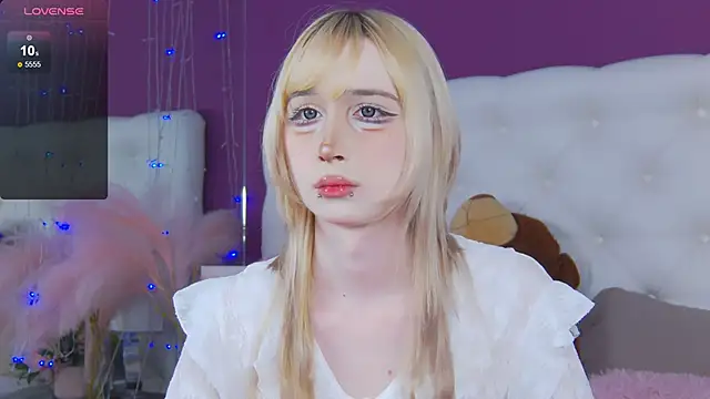 cutetomie online show from April 10, 2026, 9:22 pm