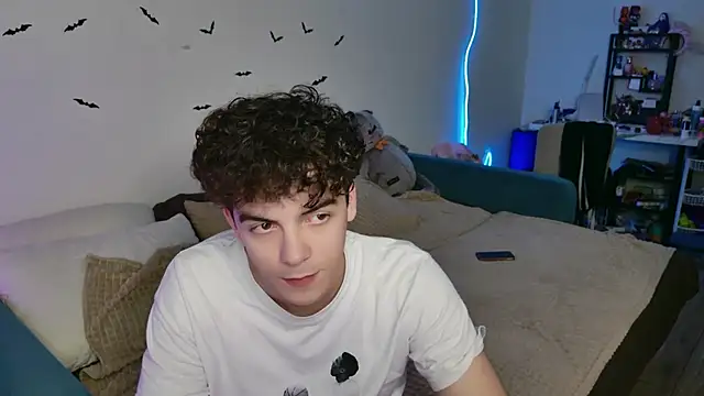 Alice18James online show from October 29, 2025, 2:54 am