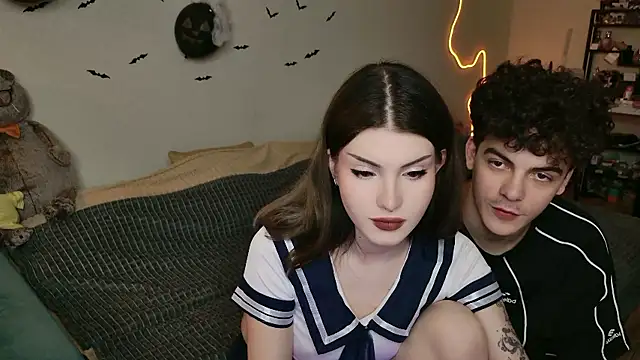 Alice18James online show from October 18, 2025, 7:05 pm