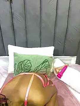 SexyPetitex25 online show from June 6, 2026, 8:14 pm