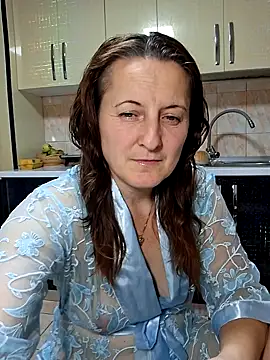 Fluturas2 online show from November 7, 2025, 10:46 pm