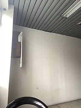 cristopher wallacee online show from October 12, 2025, 7:48 pm