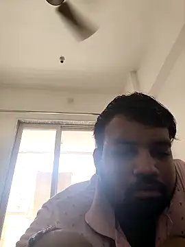 vinay smalldick online show from June 15, 2026, 4:34 am