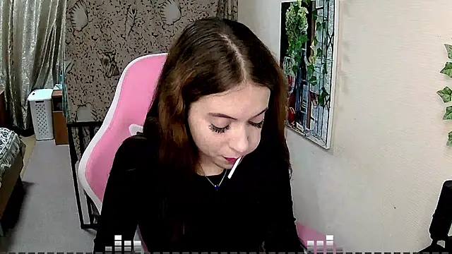 mona fly online show from September 26, 2025, 4:03 pm