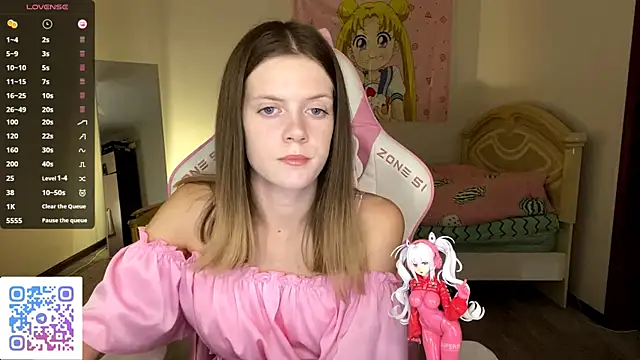 VibeQueenLucy online show from October 12, 2025, 2:18 pm