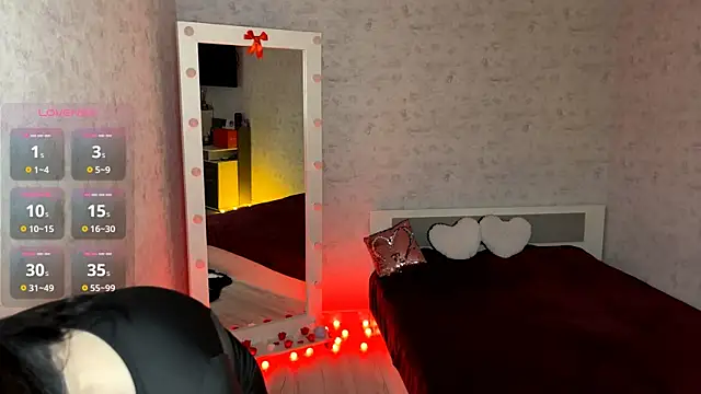 Snapshot of FakeLamb chatting on February 20, 2026, 9:17 pm FakeLamb online show from February 20, 2026, 9:17 pm