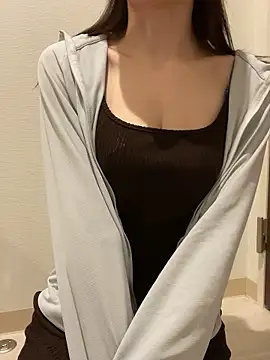 Snapshot of yayoi_jp chatting on November 2, 2025, 3:28 pm yayoi jp online show from November 2, 2025, 3:28 pm