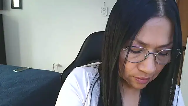 Snapshot of LissafeetHott chatting on July 3, 2026, 8:48 pm LissafeetHott online show from July 3, 2026, 8:48 pm
