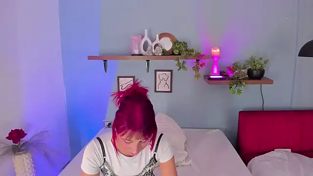 Snapshot of Cristalfoxy_ chatting on April 30, 2026, 8:57 pm Cristalfoxy online show from April 30, 2026, 8:57 pm