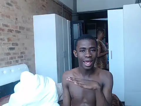 Vince Favent online show from September 12, 2025, 9:42 am