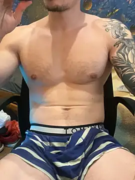 Snapshot of fronkie9384 chatting on April 10, 2026, 2:24 pm fronkie9384 online show from April 10, 2026, 2:24 pm