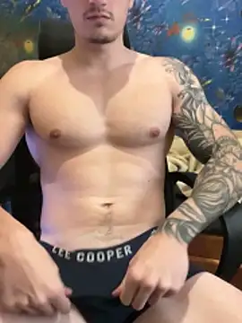 fronkie9384 online show from December 15, 2025, 10:43 am