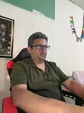 Snapshot of Katracho6969 chatting on February 14, 2026, 1:28 am Katracho6969 online show from February 14, 2026, 1:28 am