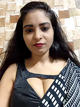 QUEEN-ADITI online show from October 5, 2025, 3:03 pm