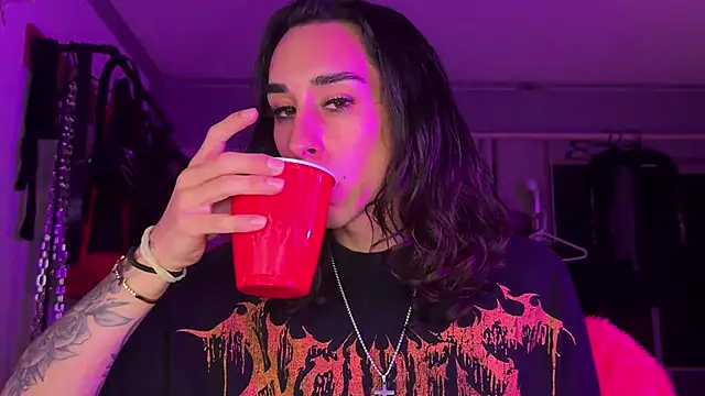 xoFrankie online show from October 28, 2025, 2:34 am