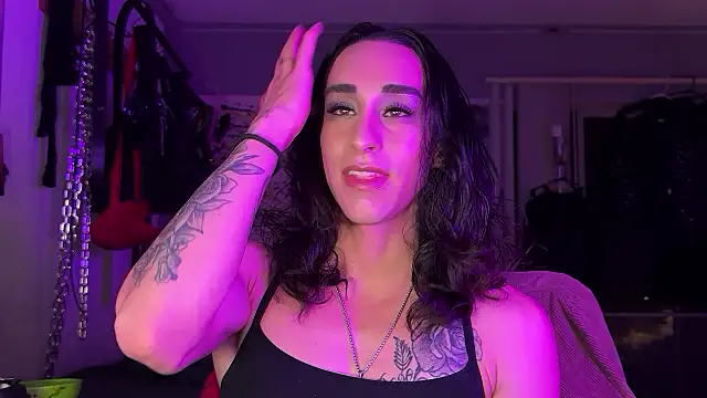 xoFrankie online show from October 24, 2025, 4:44 am