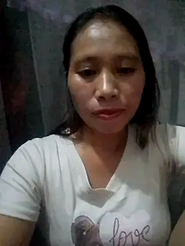 laveder-00 online show from September 18, 2025, 1:58 pm