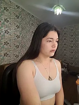 Snapshot of Albi_Glow chatting on October 22, 2025, 2:11 am Albi Glow online show from October 22, 2025, 2:11 am