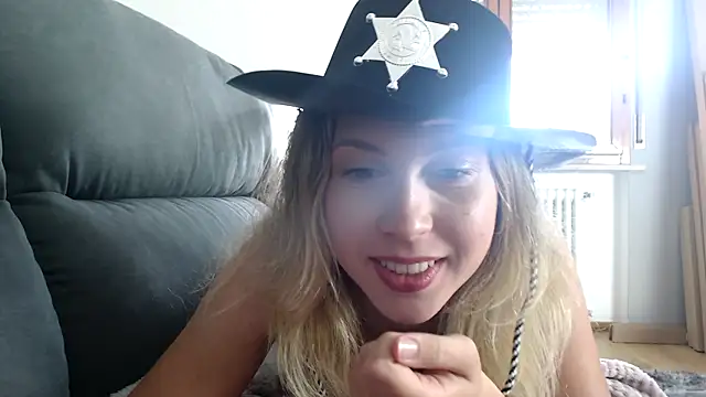 Snapshot of L_Sofia chatting on October 16, 2025, 2:58 pm L Sofia online show from October 16, 2025, 2:58 pm