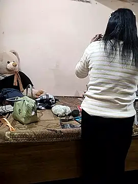 Snapshot of meenu_bhabhi547 chatting on January 7, 2026, 5:01 am meenu bhabhi547 online show from January 7, 2026, 5:01 am