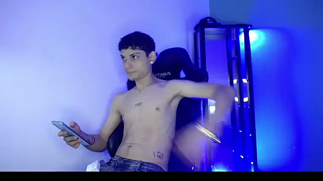 dilan hott  online show from January 6, 2026, 3:49 pm