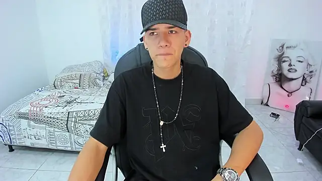 Snapshot of maxthomson_boy chatting on October 1, 2025, 8:02 pm maxthomson boy online show from October 1, 2025, 8:02 pm