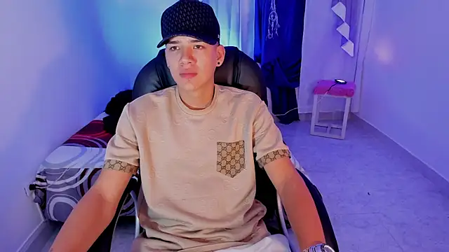 Snapshot of maxthomson_boy chatting on September 14, 2025, 10:26 am maxthomson boy online show from September 14, 2025, 10:26 am