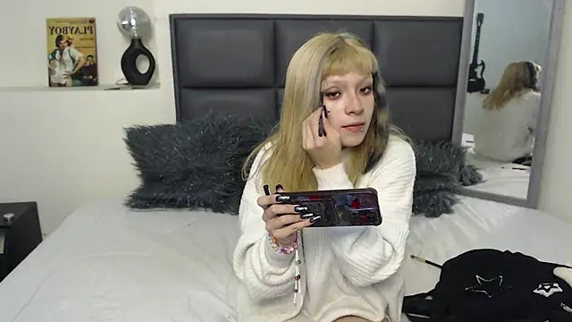 Amnesia  online show from September 15, 2025, 1:22 pm