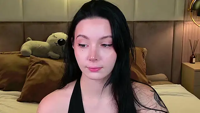 Goldy Stark online show from October 11, 2025, 8:32 pm